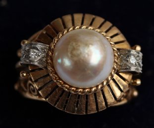 Bouton Pearl & Diamond Cocktail Ring
